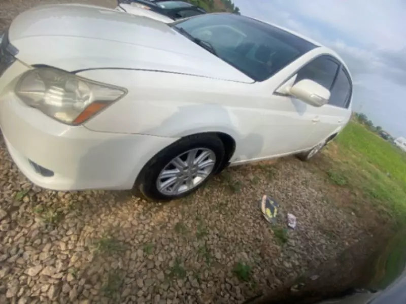 TOYOTA Avalon - 2005