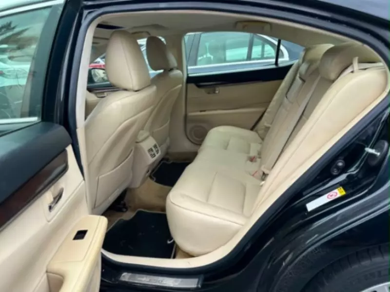 Lexus ES   - 2013