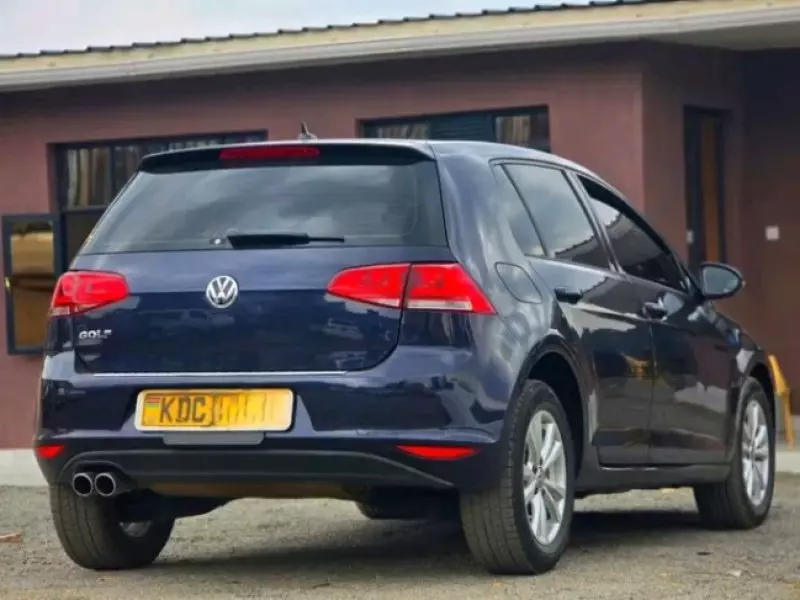 Volkswagen Golf   - 2014