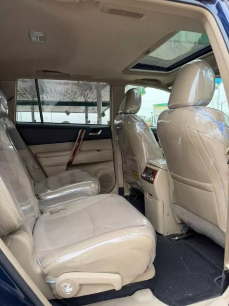 TOYOTA Highlander   - 2012