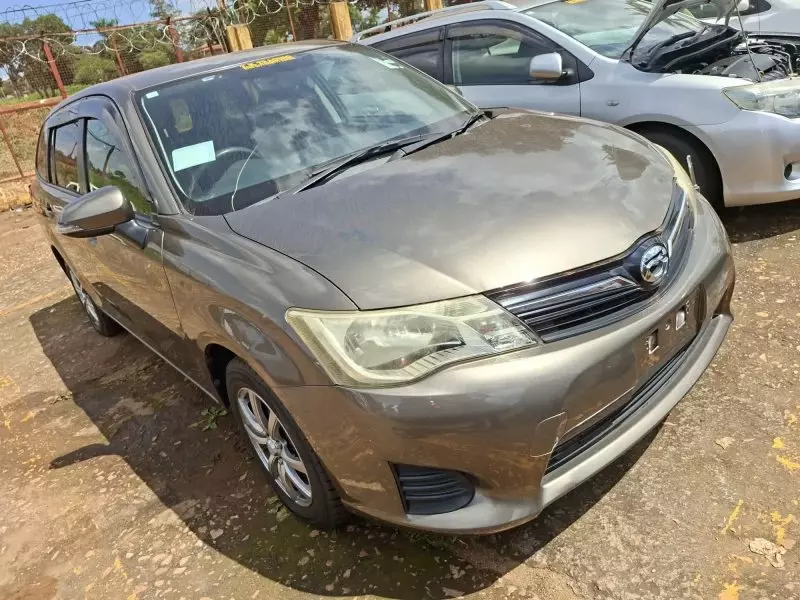 Toyota Fielder    - 2012
