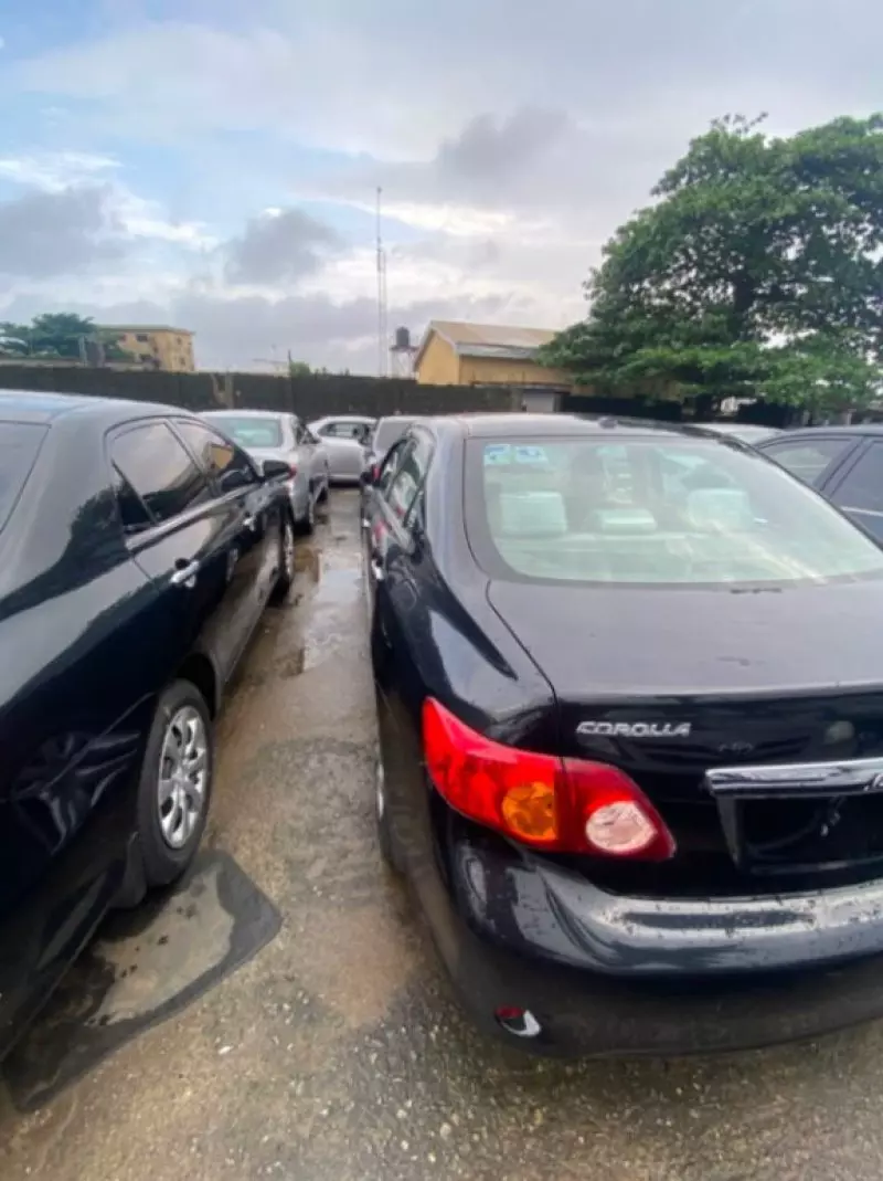 TOYOTA Corolla   - 2010