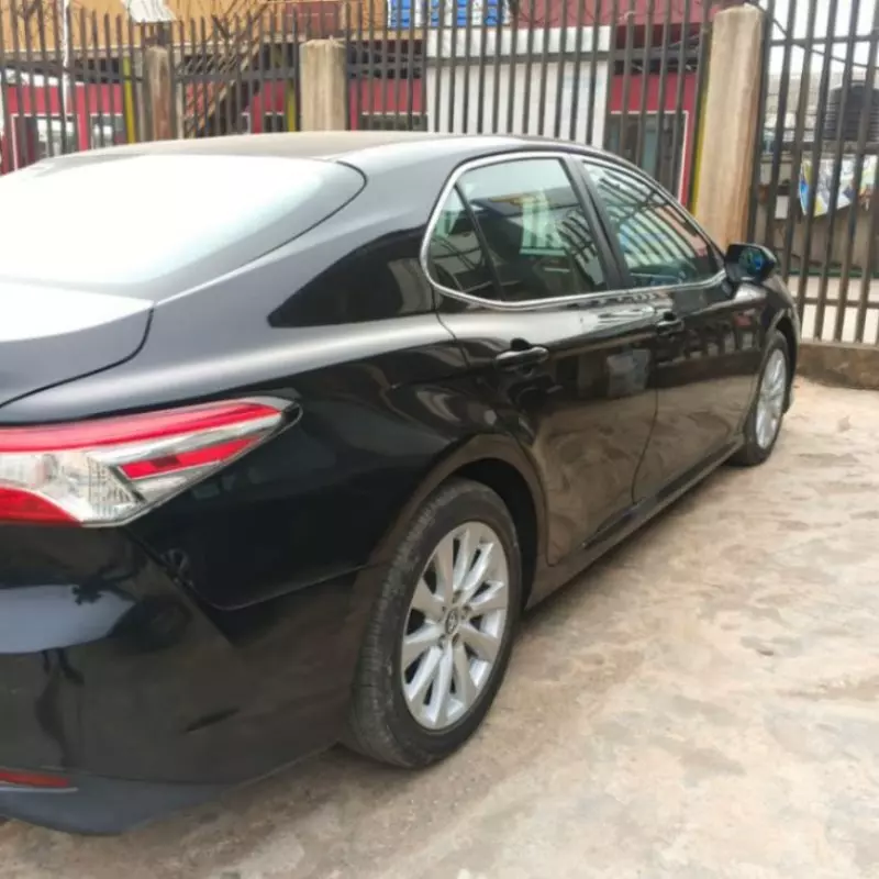 Toyota Camry   - 2018