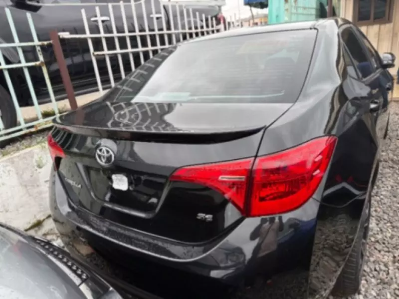 TOYOTA Corolla   - 2018