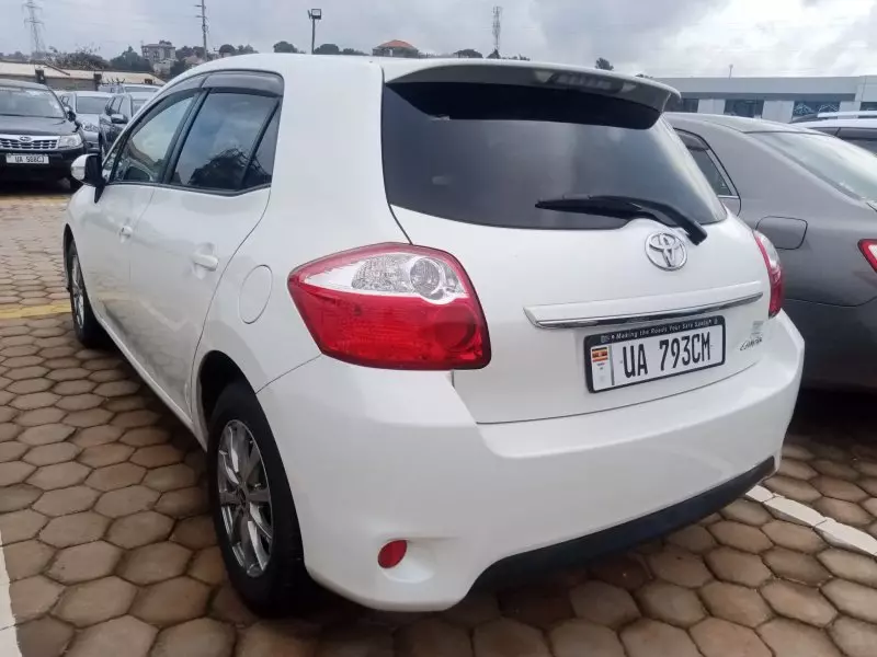 Toyota Auris   - 2010