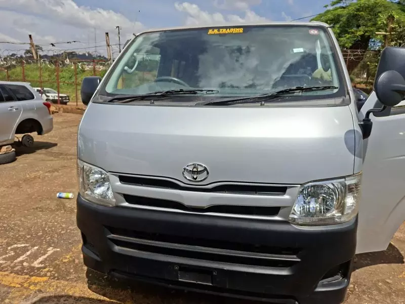 Toyota Hiace   - 2013