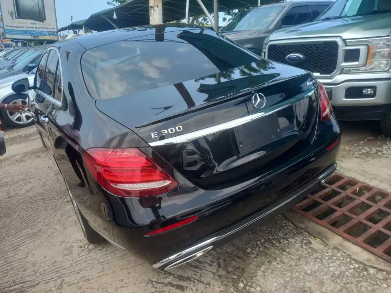 Mercedes-Benz E 300   - 2017