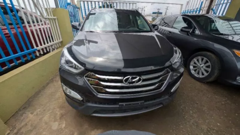 Hyundai Santa FE   - 2015