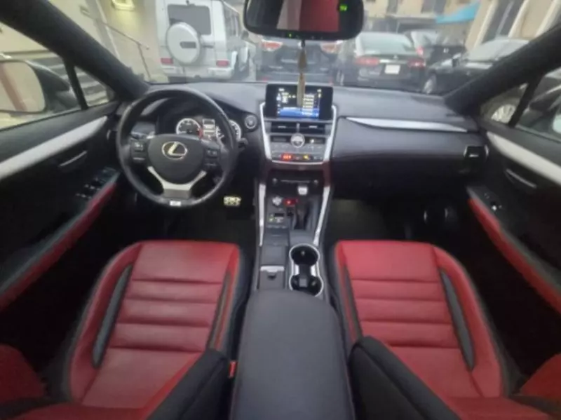 Lexus NX 300   - 2021
