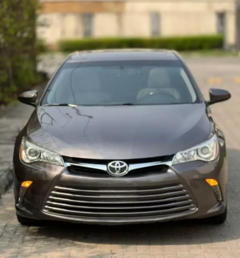 Toyota Camry   - 2016