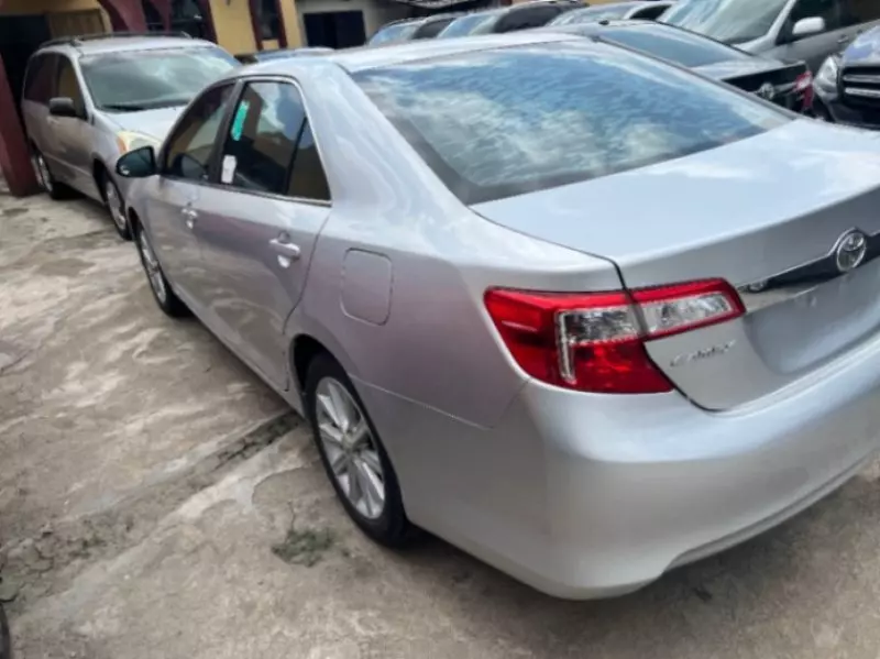 Toyota Camry   - 2012