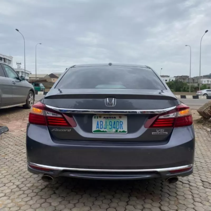 Honda Accord   - 2017