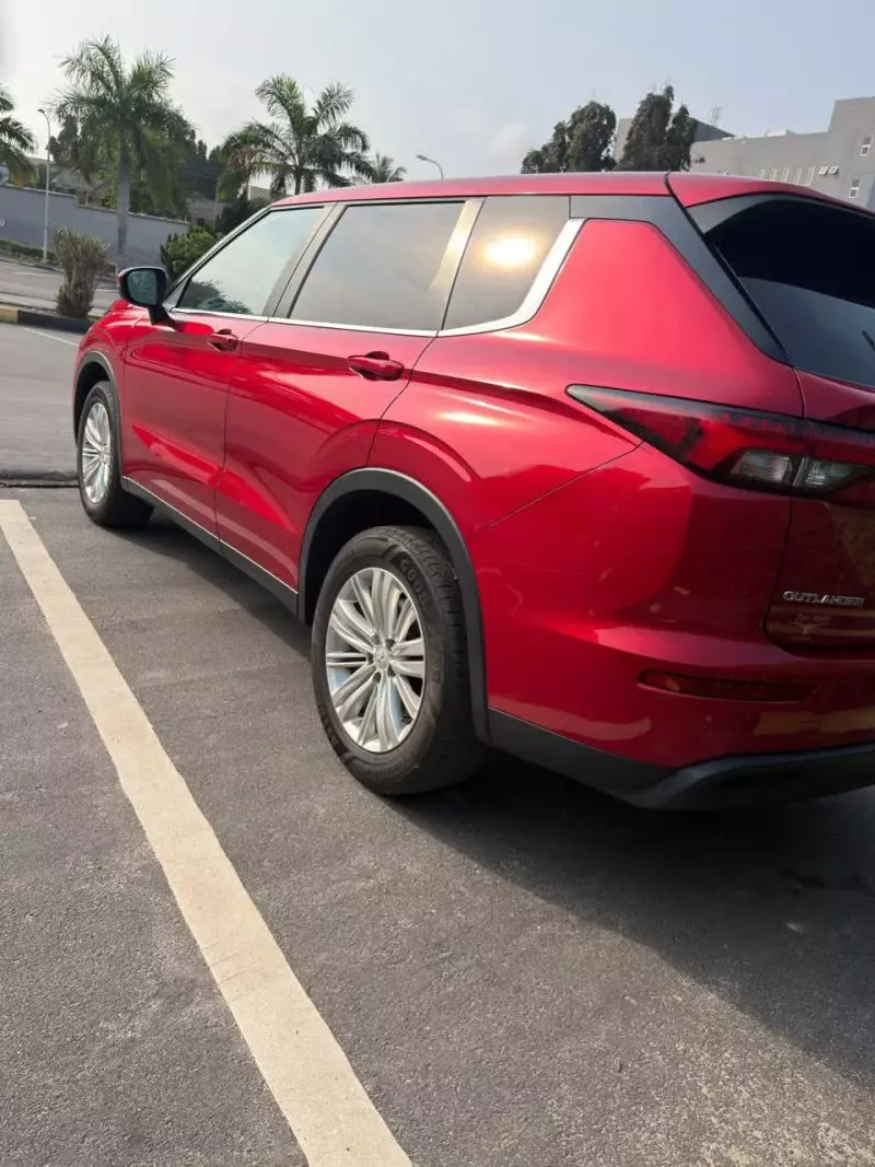 Mitsubishi OUTLANDER - 2024