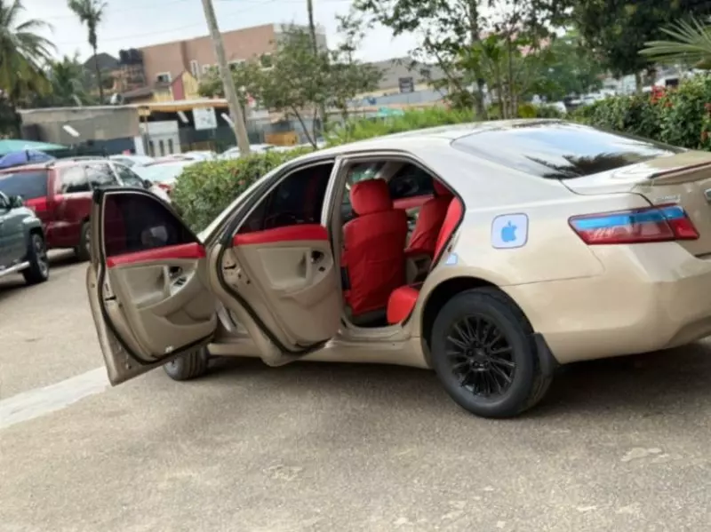 Toyota Camry   - 2009