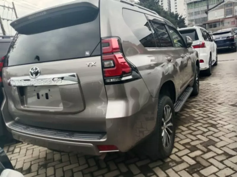 Toyota Landcruiser Prado   - 2019