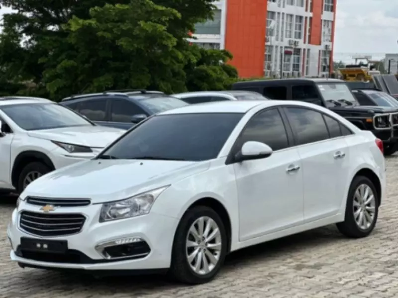 Chevrolet Cruze   - 2015