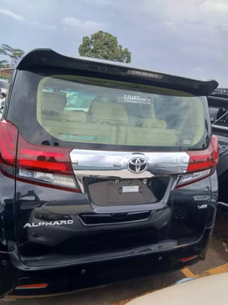 Toyota Alphard   - 2017