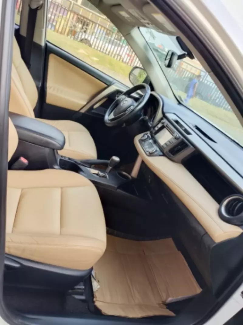 Toyota RAV 4   - 2015