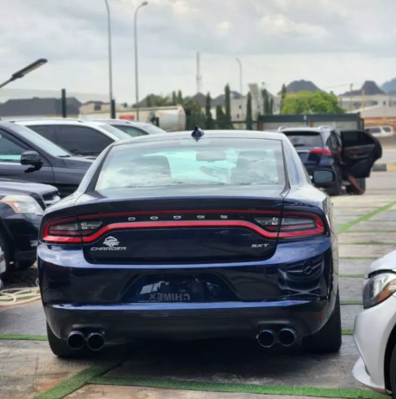 Dodge Charger   - 2015