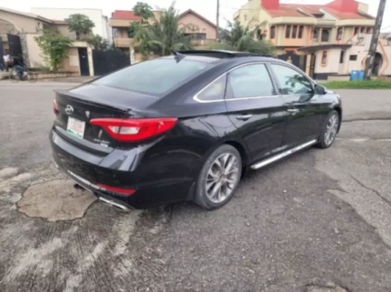 Hyundai Sonata   - 2015