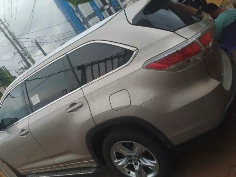 Toyota Highlander   - 2015