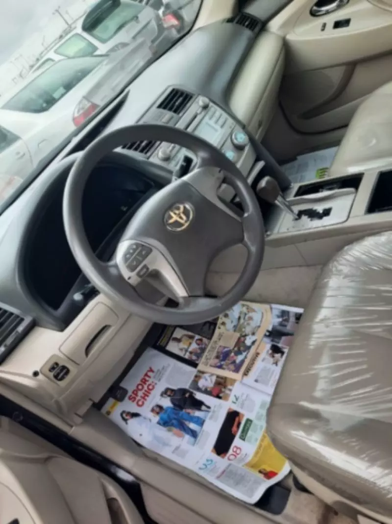Toyota Camry   - 2009