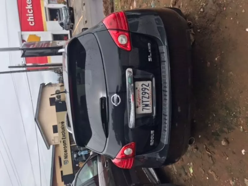 Nissan Rogue   - 2012