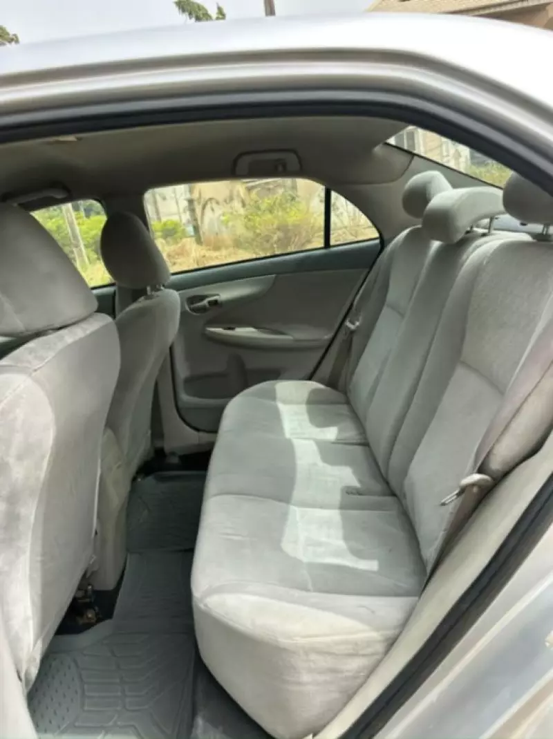 Toyota Corolla   - 2009