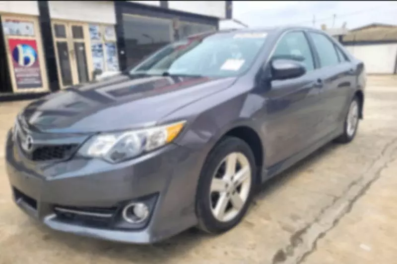 Toyota Camry   - 2014