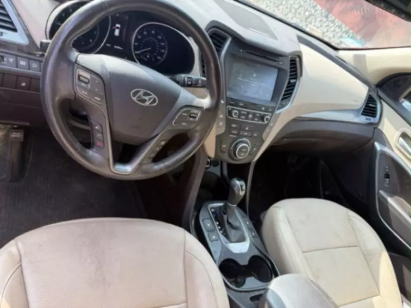 Hyundai Santa Fe   - 2017