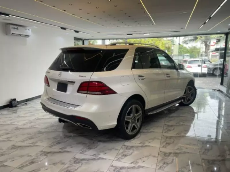 Mercedes-Benz GLE-Class   - 2017