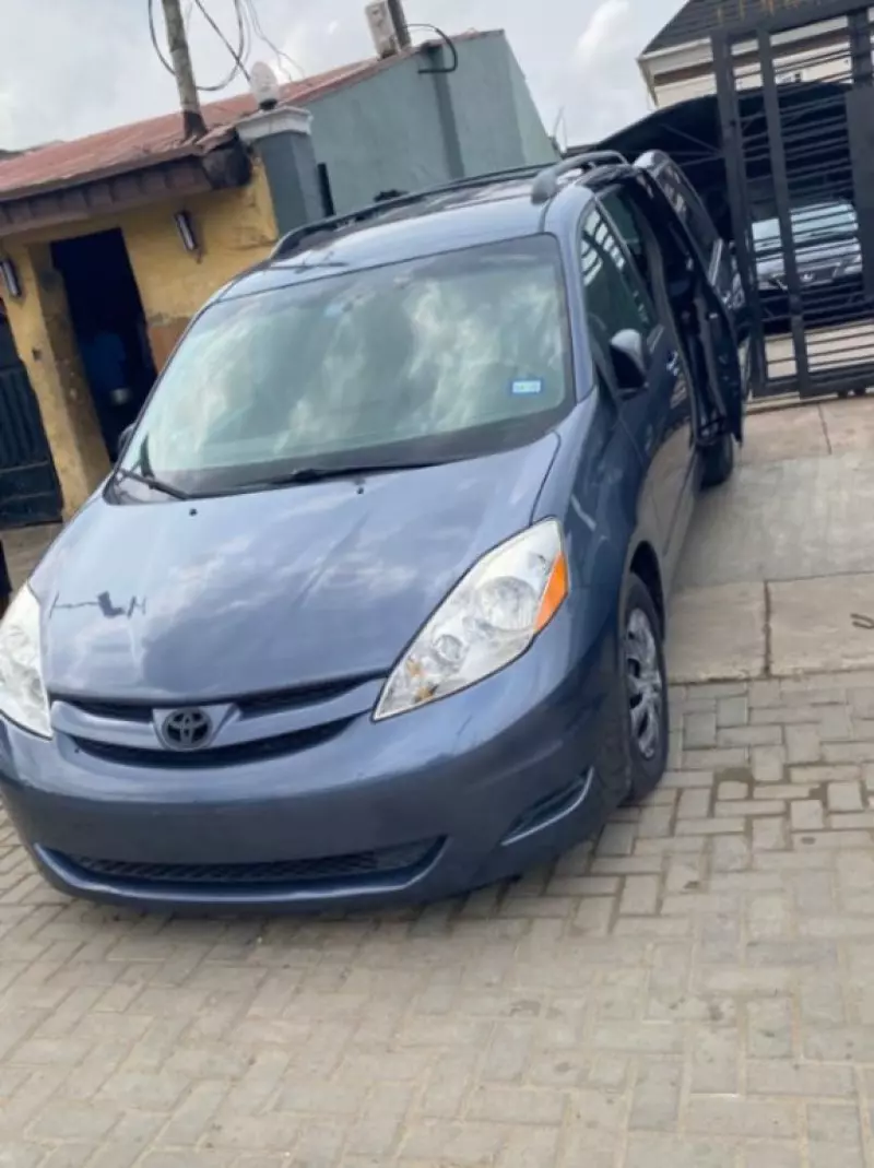 Toyota Camry   - 2015
