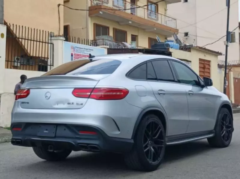 Mercedes-Benz GLE-Class   - 2017
