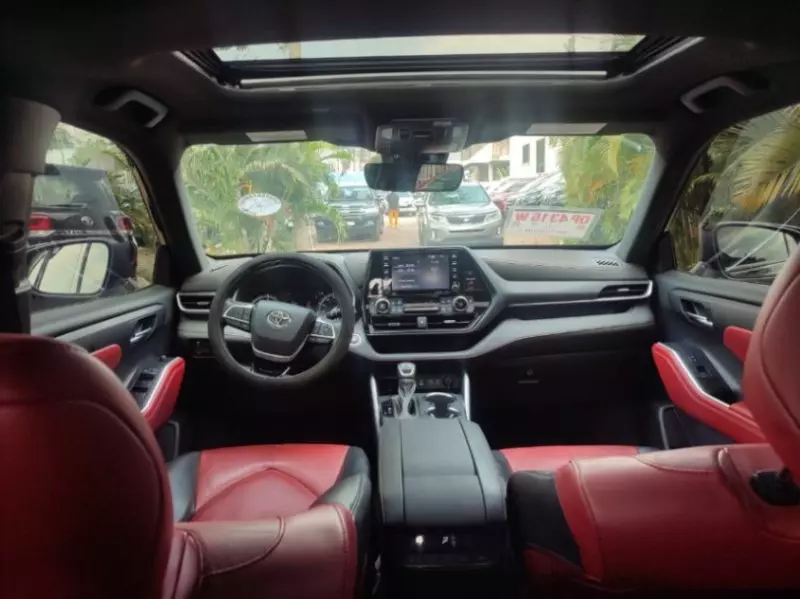 Toyota Highlander   - 2022