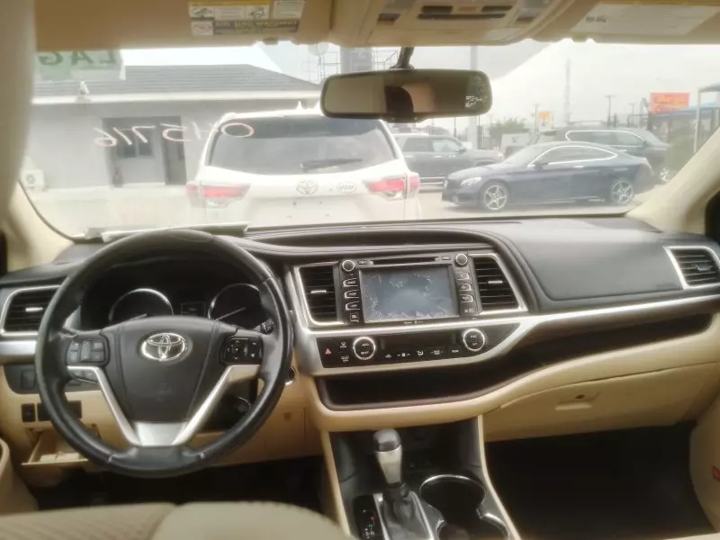 Toyota Highlander   - 2014