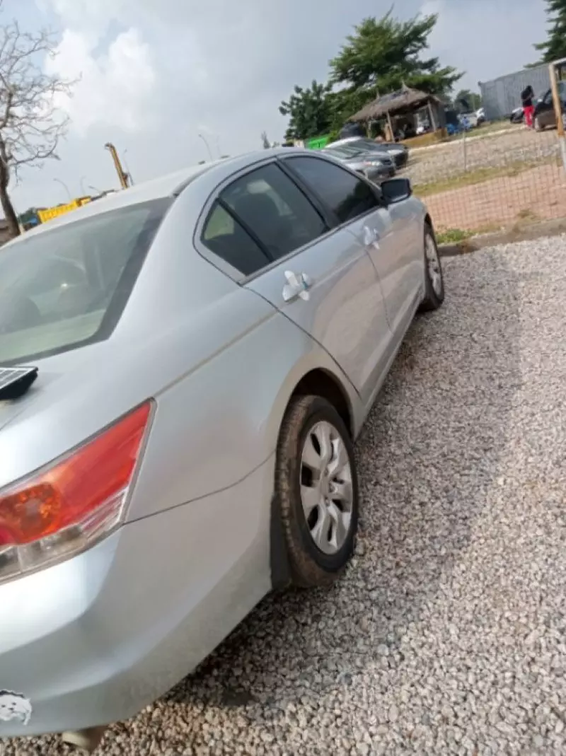 Chevrolet Malibu   - 2019