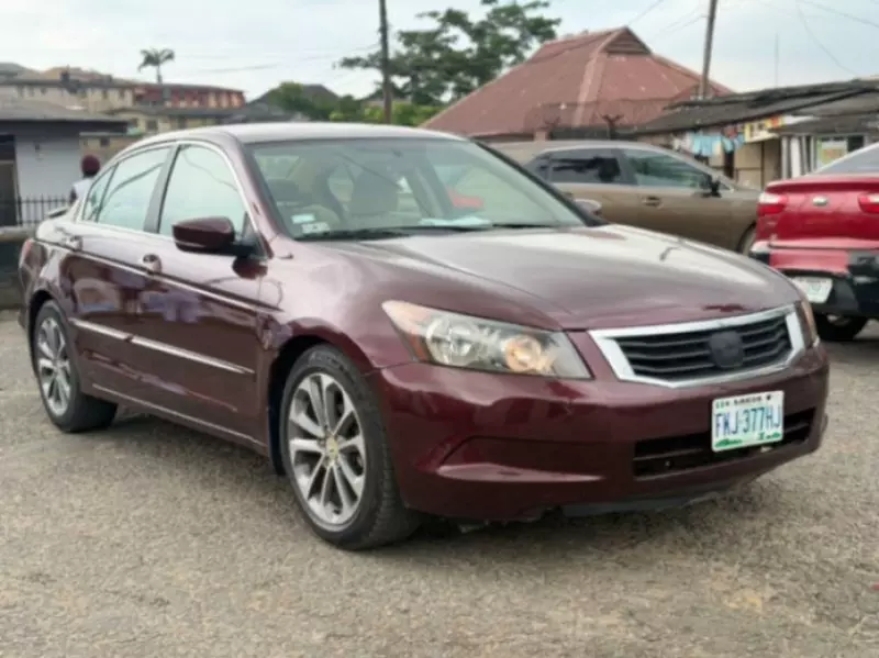 Honda Accord - 2010