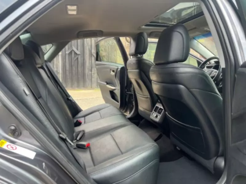 Toyota Avalon   - 2013