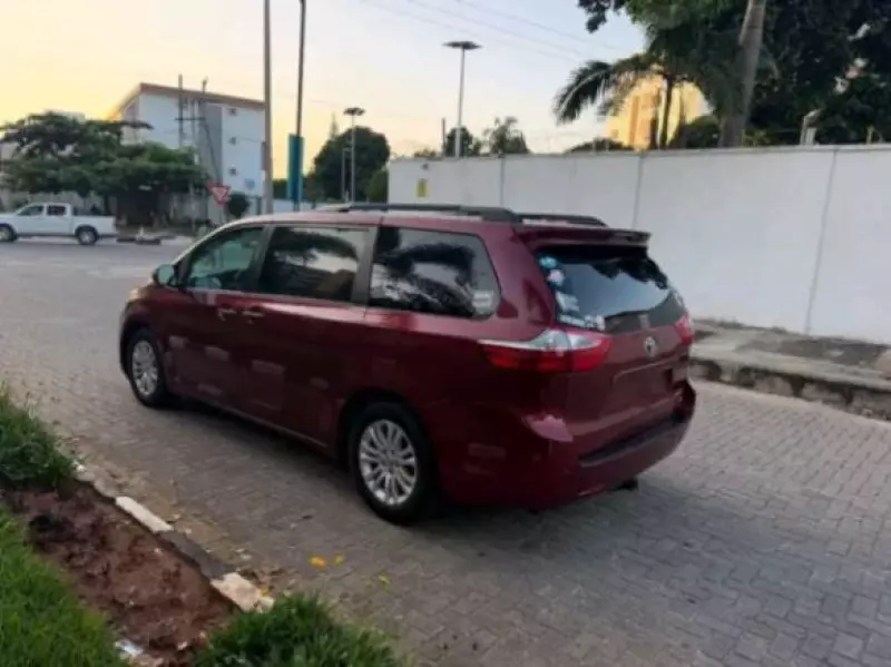 TOYOTA Sienna   - 2018