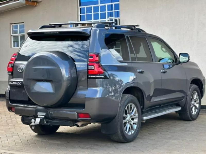 Toyota Landcruiser Prado   - 2019