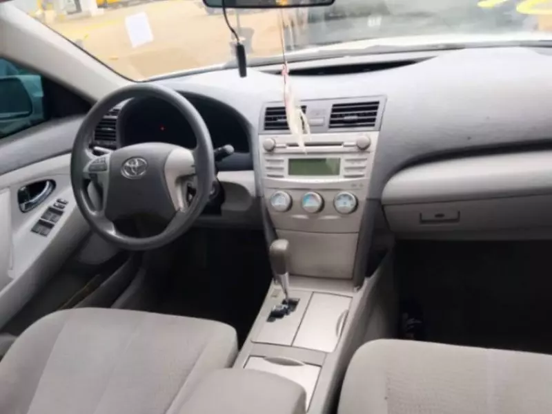 TOYOTA Camry   - 2010