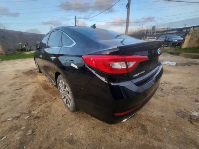 Hyundai Sonata   - 2016
