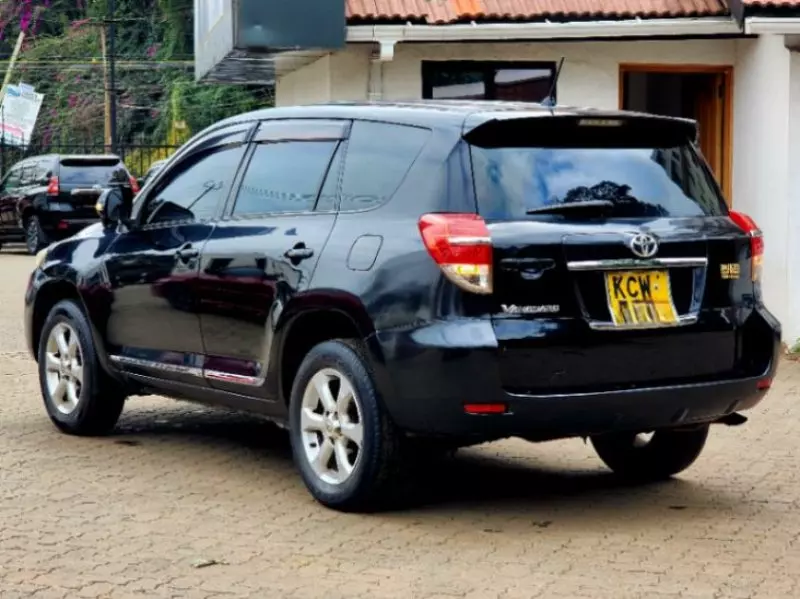 Toyota Vanguard    - 2012
