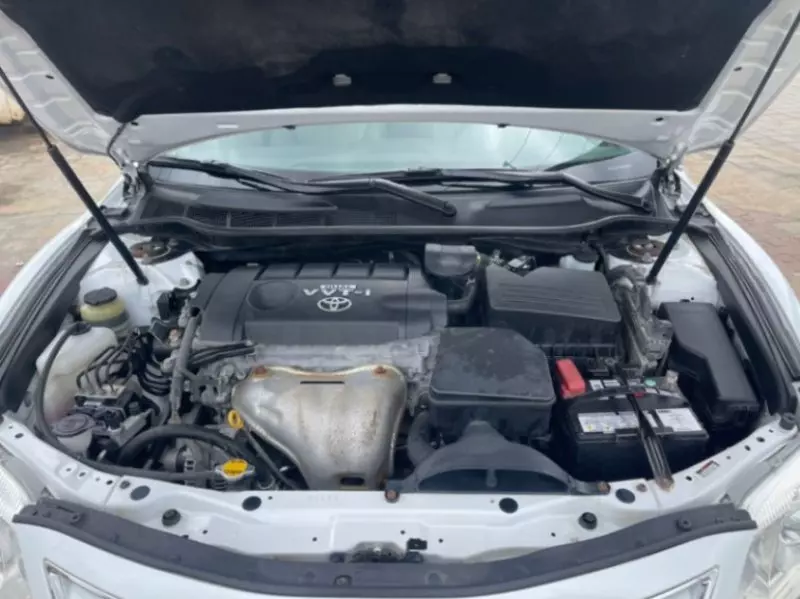 TOYOTA Camry   - 2010