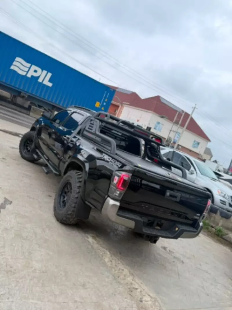 TOYOTA Tacoma - 2017