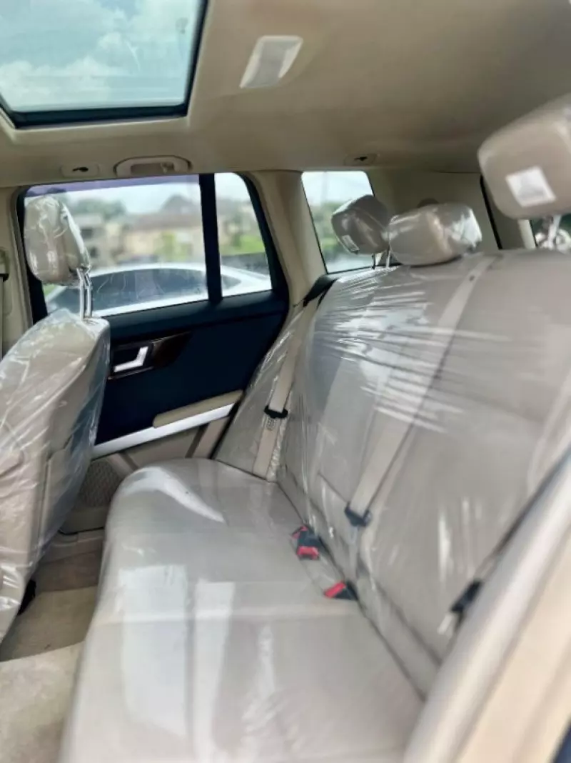 Mercedes-Benz GLK 350   - 2012