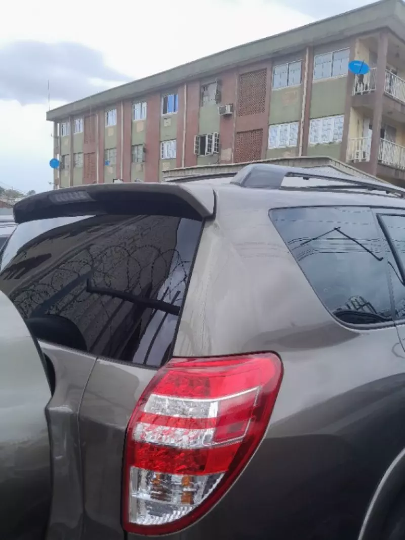 Toyota RAV4 - 2010