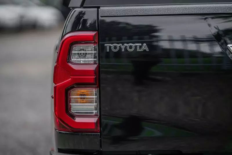 TOYOTA Hilux   - 2022