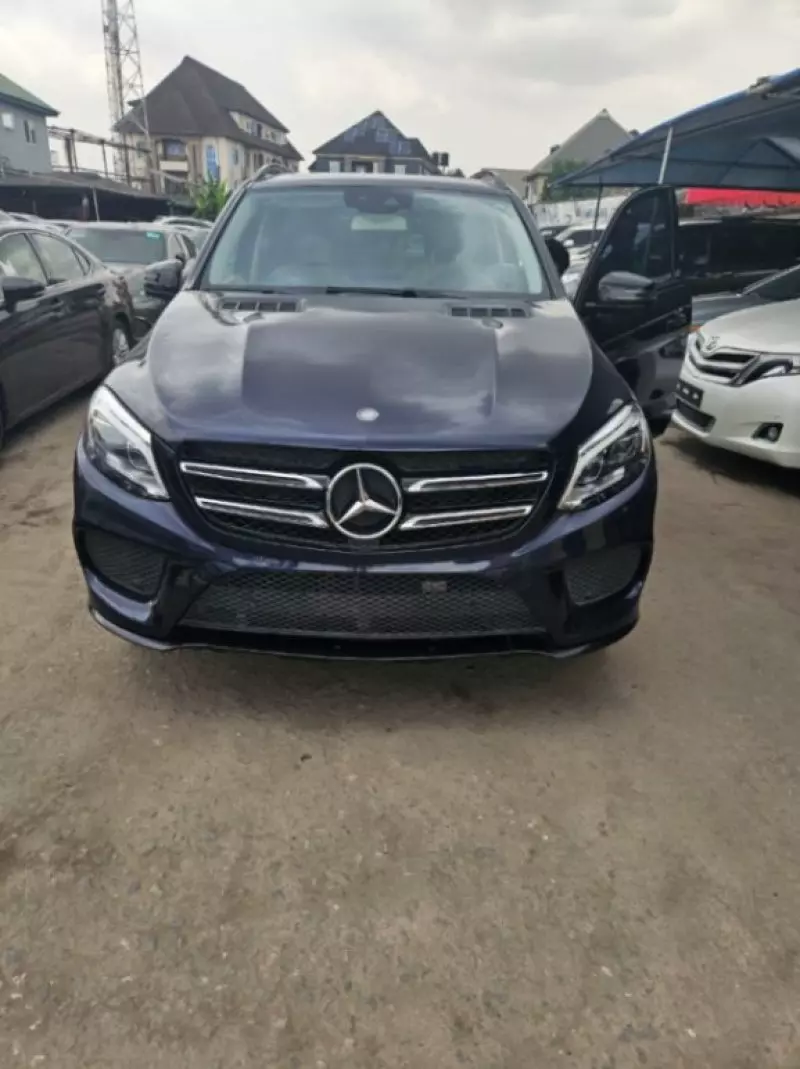 Mercedes-Benz GLE 400   - 2018
