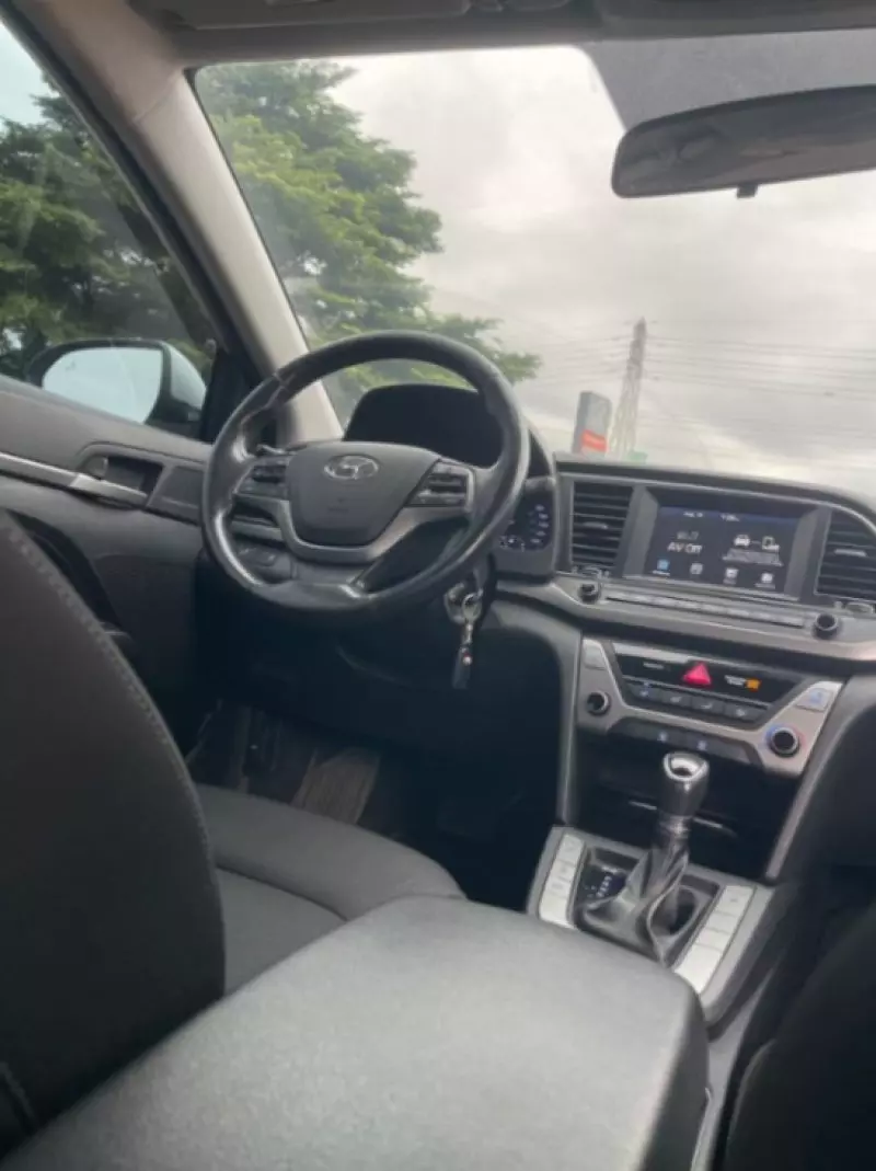 Hyundai Elantra   - 2018